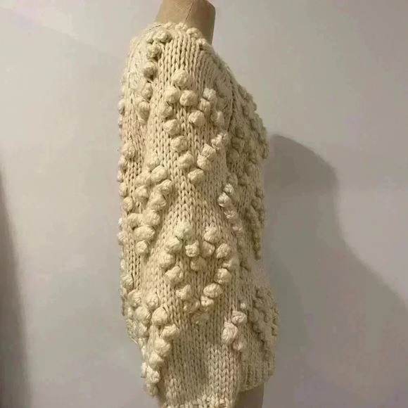 Chicwish cream open cardigan, size M (necklace in photo not for sale) - Picture 4 of 7